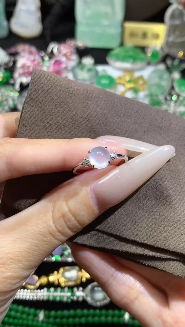 翡翠18K金镶嵌颈饰翡翠戒指