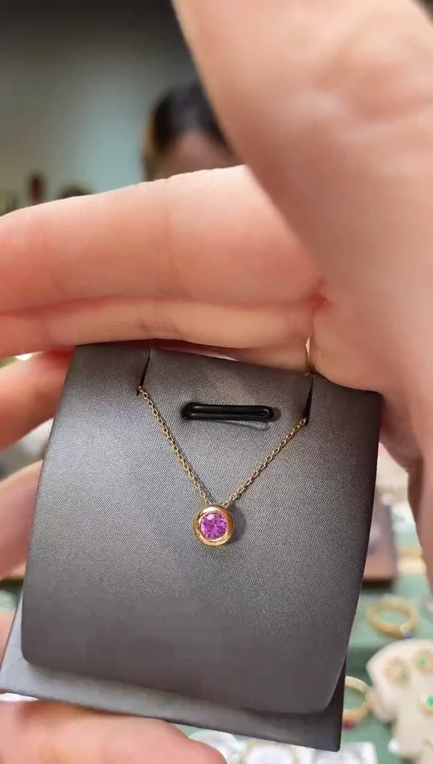 彩色蓝宝石颈饰18K金镶嵌主石：0.35ct