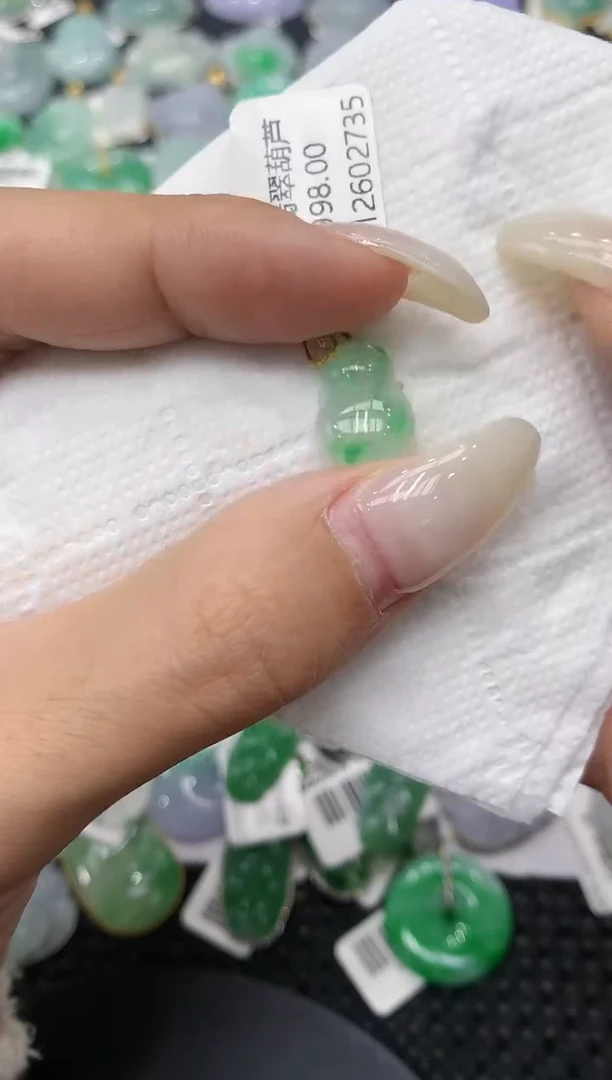 颈饰18K金镶嵌翡翠11111111111