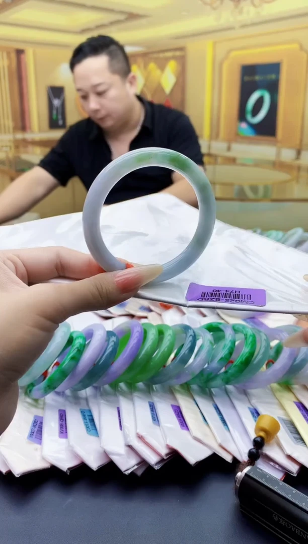 未镶嵌手镯翡翠AAAAA