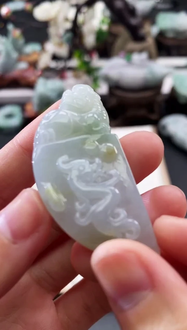 翡翠未镶嵌颈饰天然缅甸A货翡翠