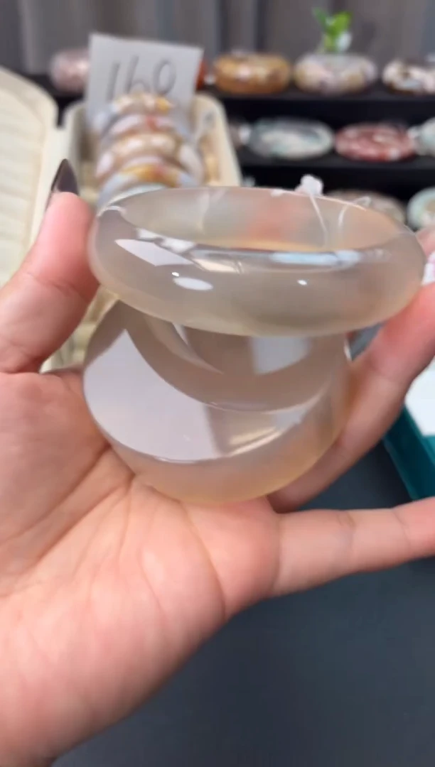 未镶嵌手镯石英质玉（63圈口）赠送镯心