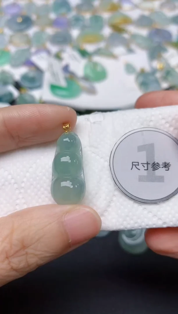 翡翠18K金镶嵌颈饰天然缅甸A货翡