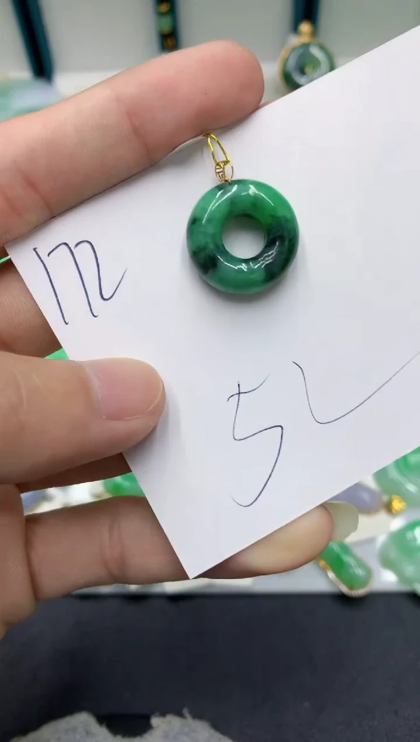 【闪购商品】翡翠颈饰18K金镶嵌翡翠