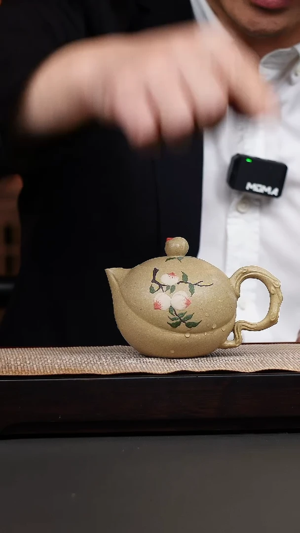 茶壶紫砂本绿泥绘上合桃