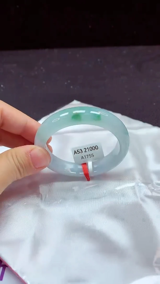 【闪购商品】翡翠手镯未镶嵌镯子53+