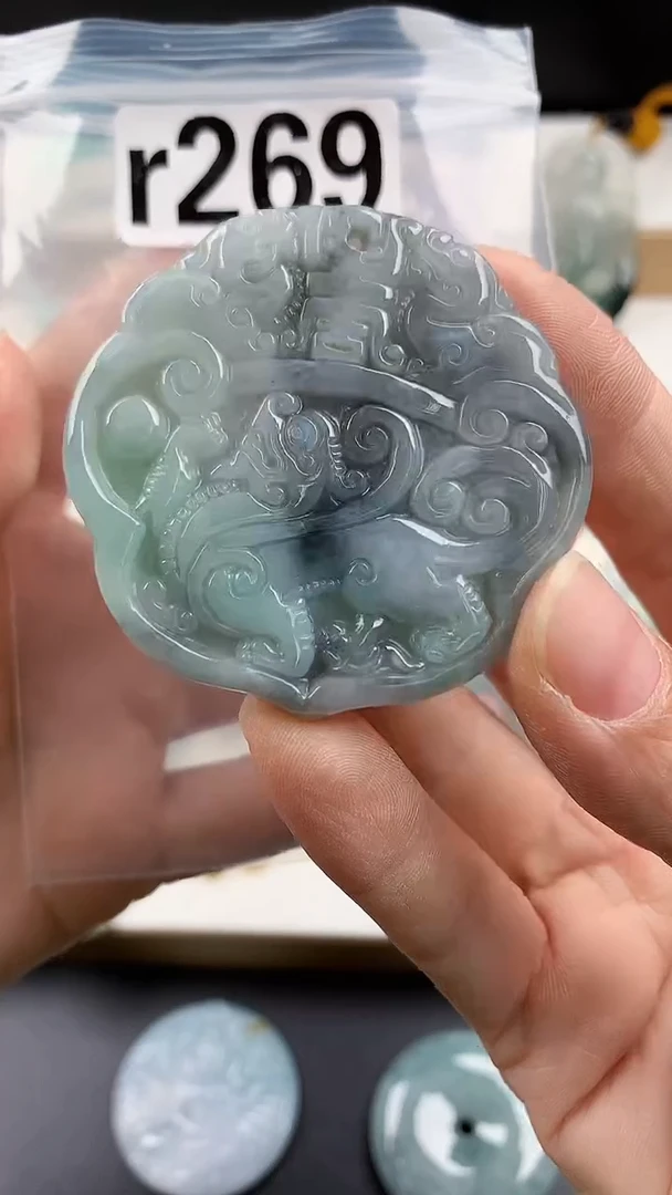 颈饰未镶嵌翡翠天然翡翠吊坠挂件