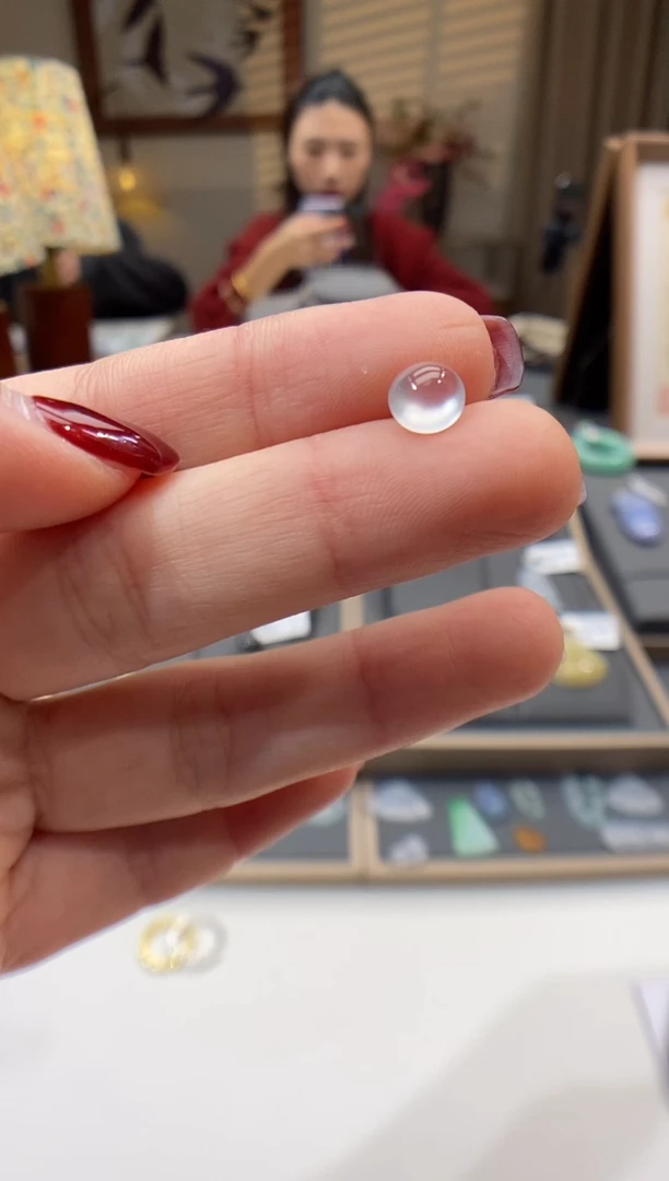 【闪购商品】翡翠颈饰未镶嵌蛋面