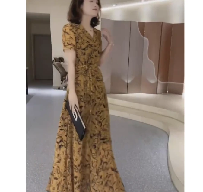 2025夏季新款网红同款洋气韩版潮流设计感休闲中长款连衣裙M-cx