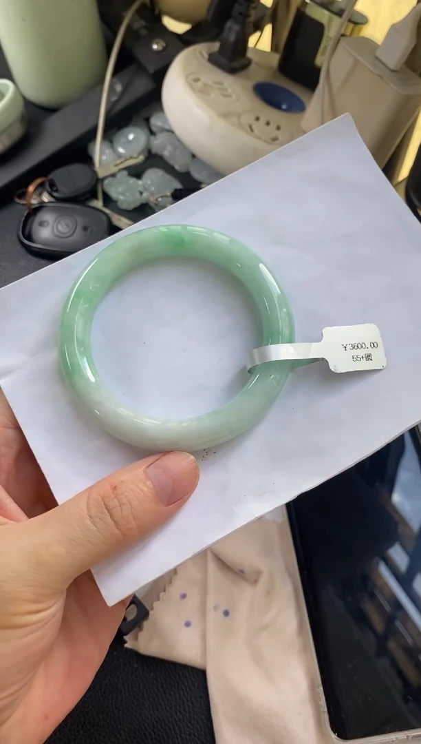翡翠手镯未镶嵌//20254535