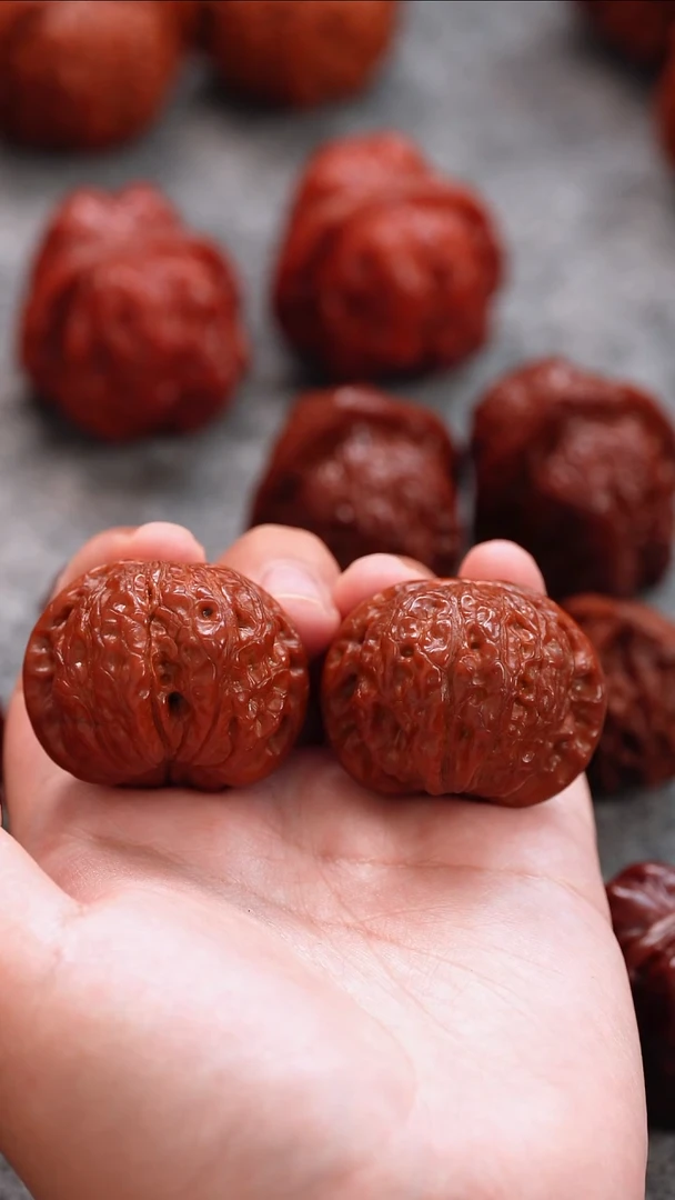 桃核把件文玩核桃 手把件 血麒麟 39mm