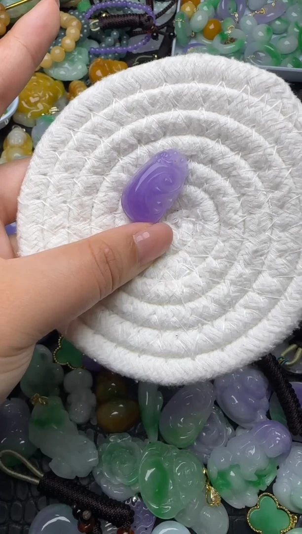 颈饰未镶嵌翡翠缅甸翡翠吊坠