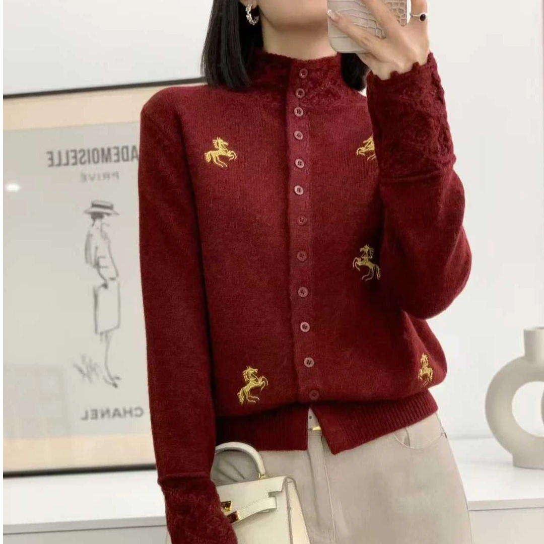 （马上有钱）秋冬新款百搭时尚菱形刺绣长袖针织开衫毛衣J6435