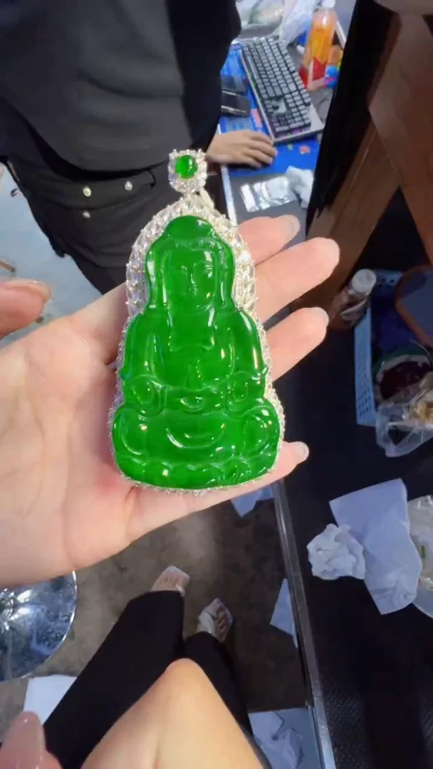 定制翡翠未镶嵌观音1