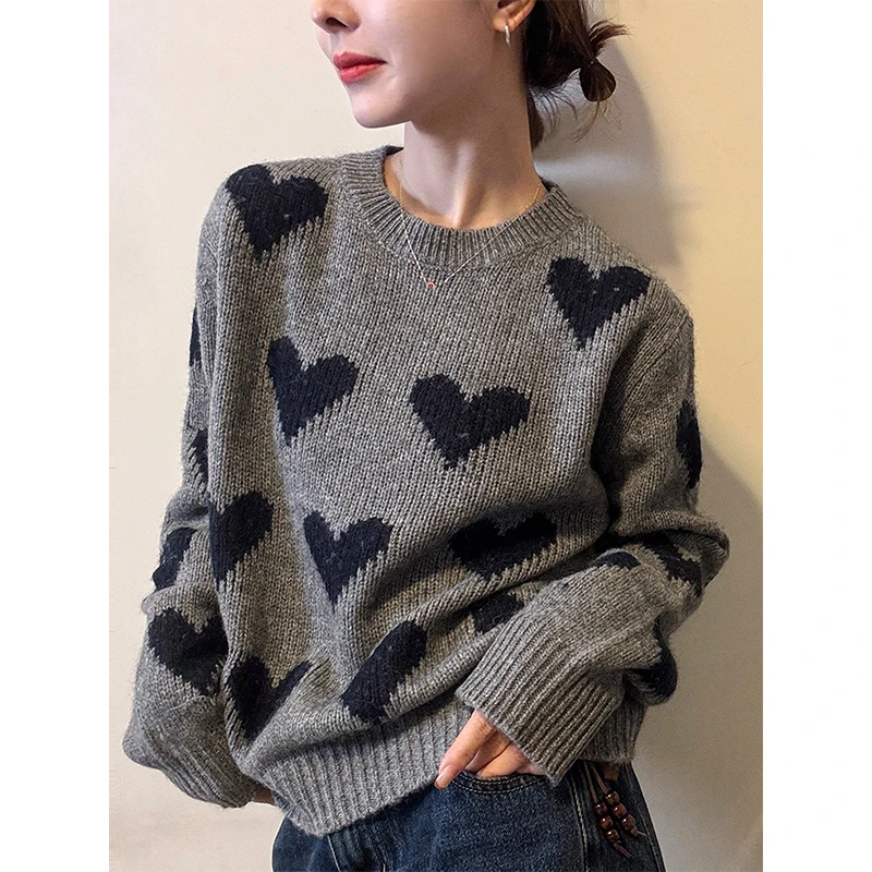 2025秋冬新款撞色爱心刺绣圆领针织衫毛衣女宽松显瘦百搭打底上衣