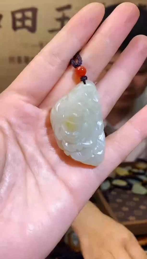 和田玉未镶嵌颈饰1