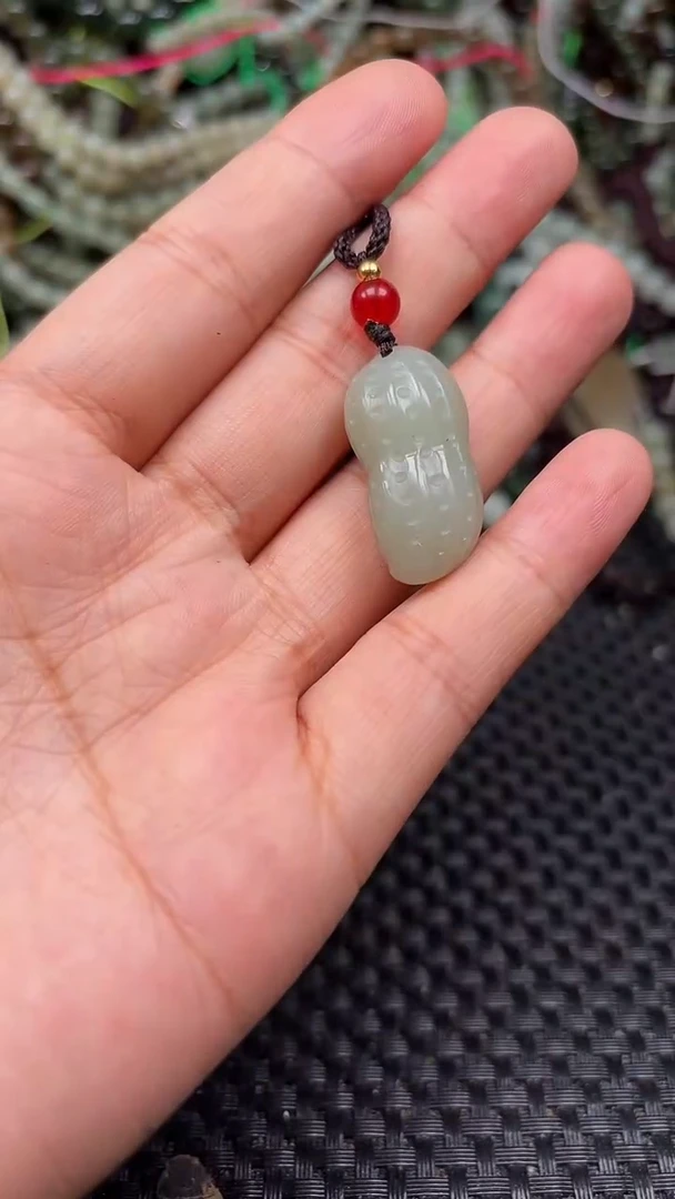 和田玉未镶嵌颈饰1