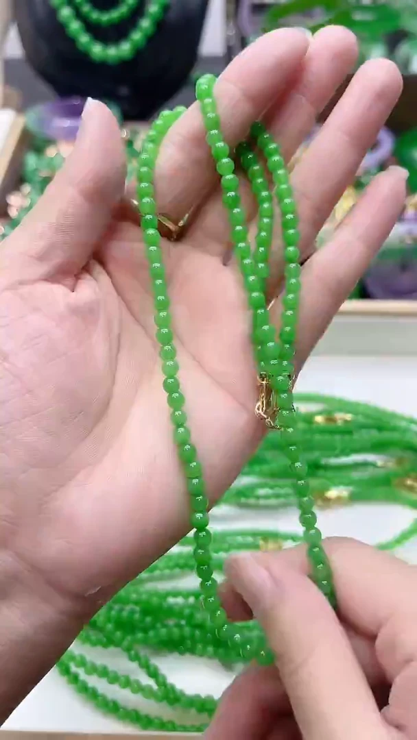 颈饰14K金镶嵌翡翠阳绿小米珠项链