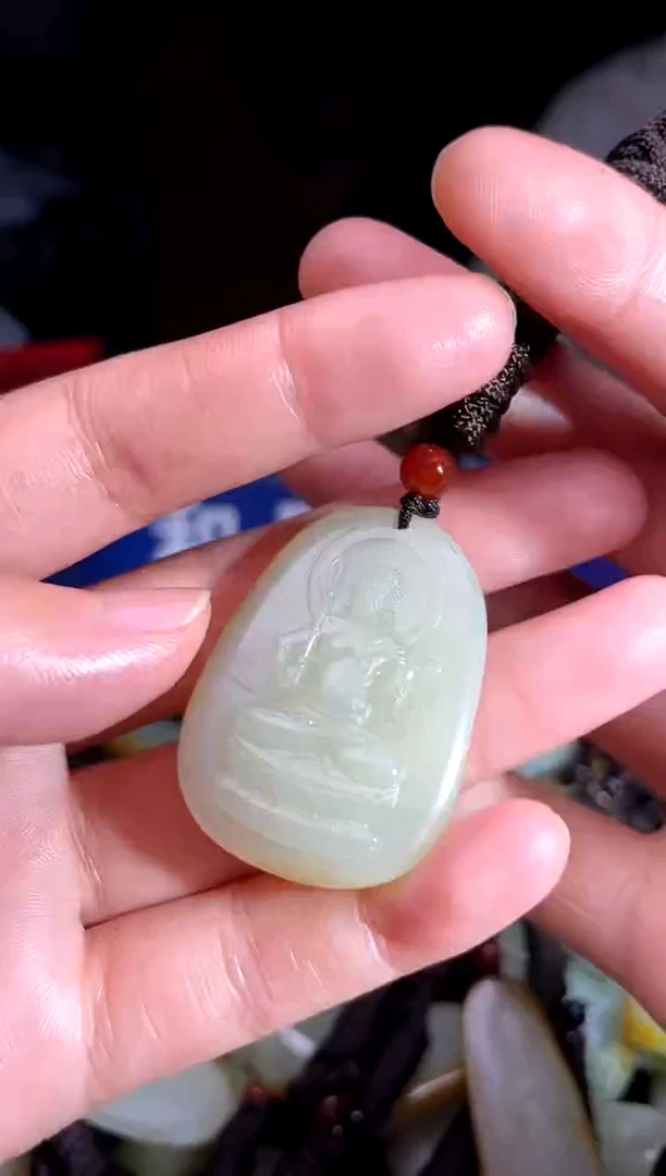 和田玉未镶嵌颈饰1