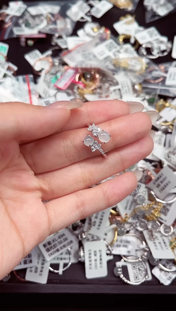 银S925镶嵌戒指翡翠A货 多样性发一