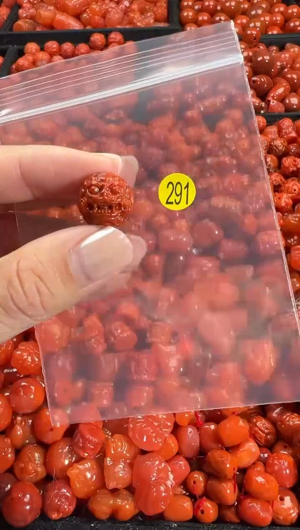 颈饰未镶嵌南红玛瑙1