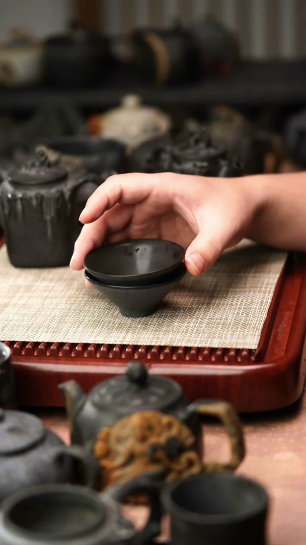 归玉堂冰碛岩重工雕刻小斗笠杯
