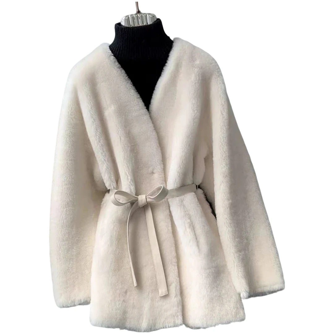 美利奴真皮皮毛一体 中长V领简约皮草外套女82503