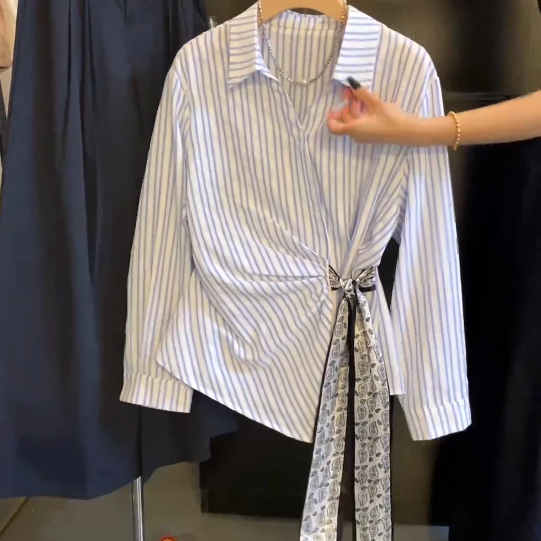 【诺丁山街角】媛韩版设计感POLO领蓝条纹褶皱绑带衬衫C6144