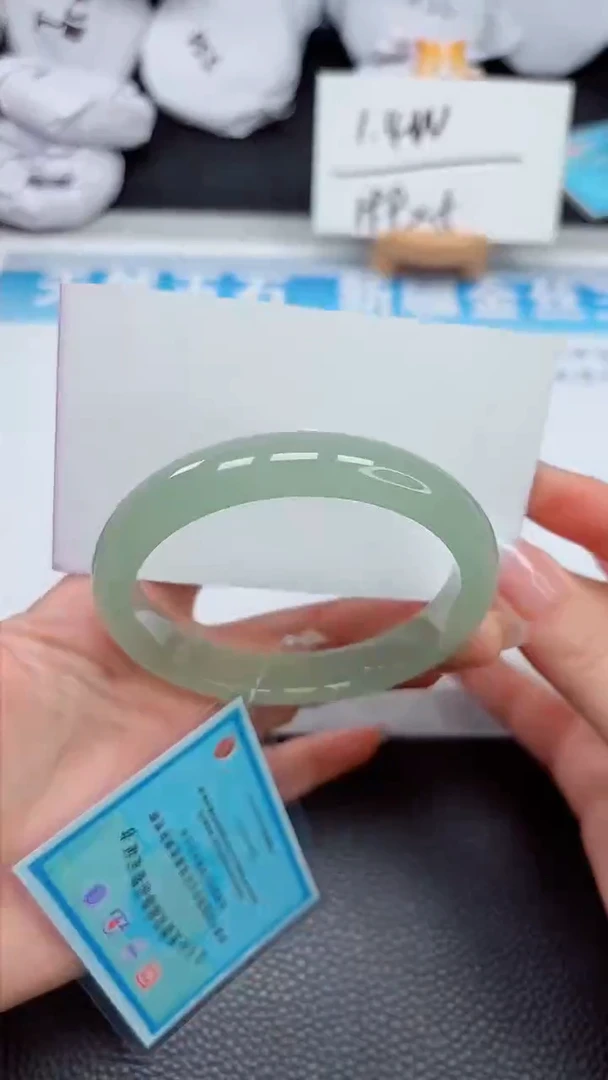 【闪购商品】石英质玉手镯未镶嵌155