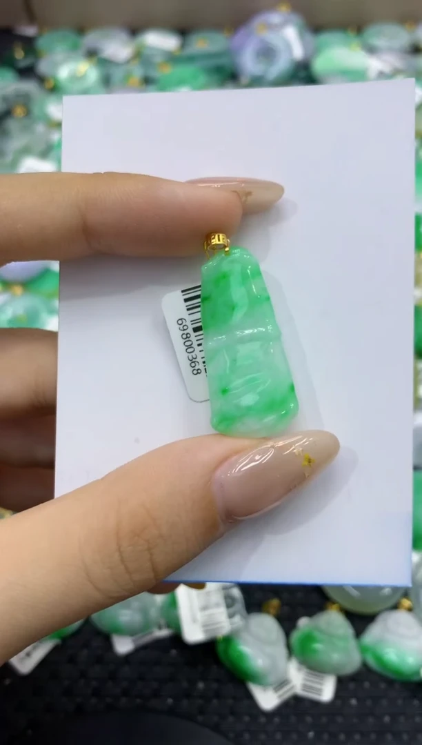颈饰18K金镶嵌翡翠天然缅甸翡翠A货