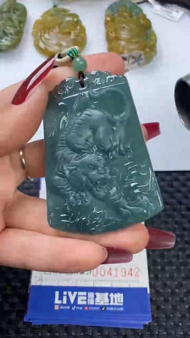 【闪购商品】翡翠颈饰未镶嵌1111111111111111