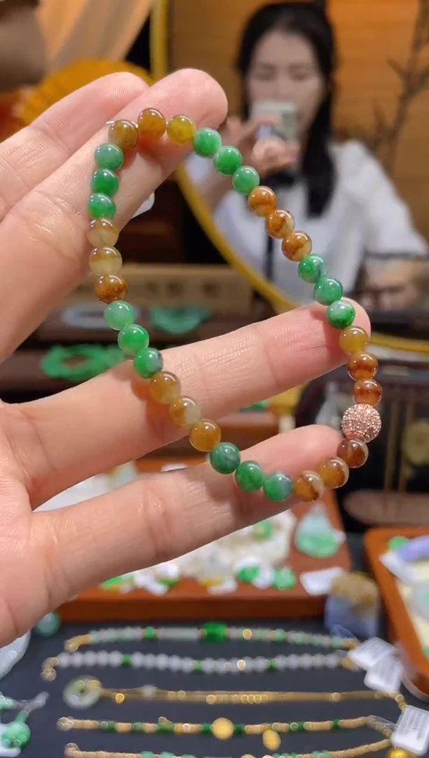 颈饰未镶嵌翡翠手串