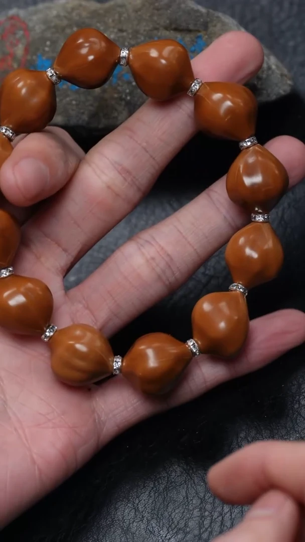 【闪购商品】橄榄核吊坠橄榄核