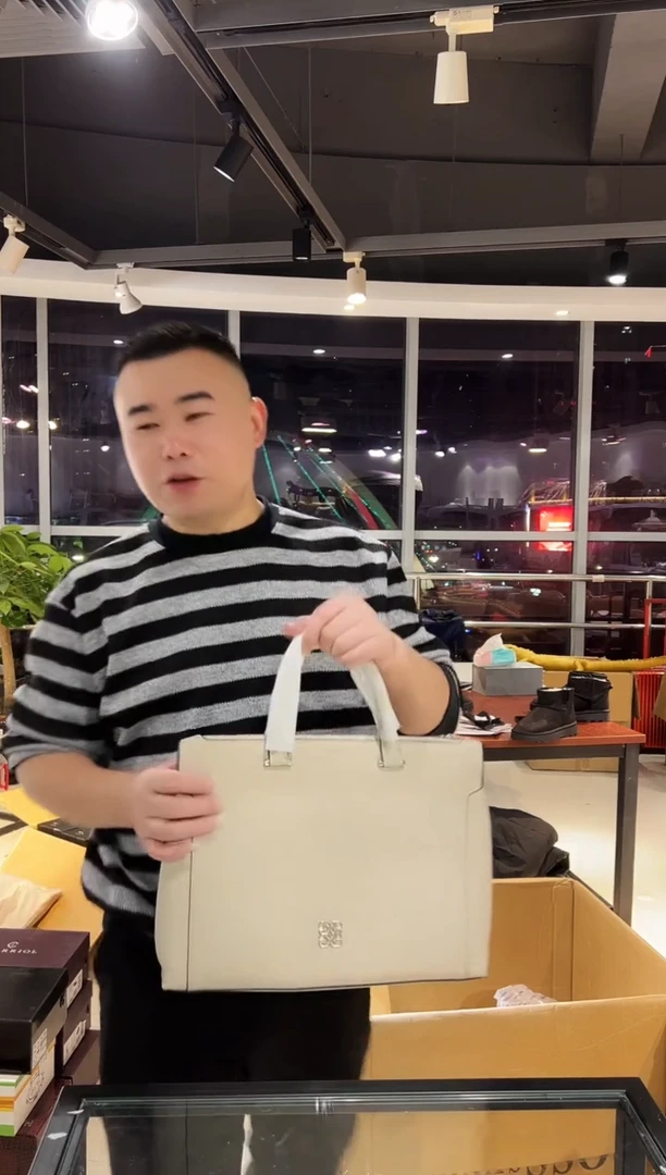 头层牛皮韩爵绅士包包皮具834