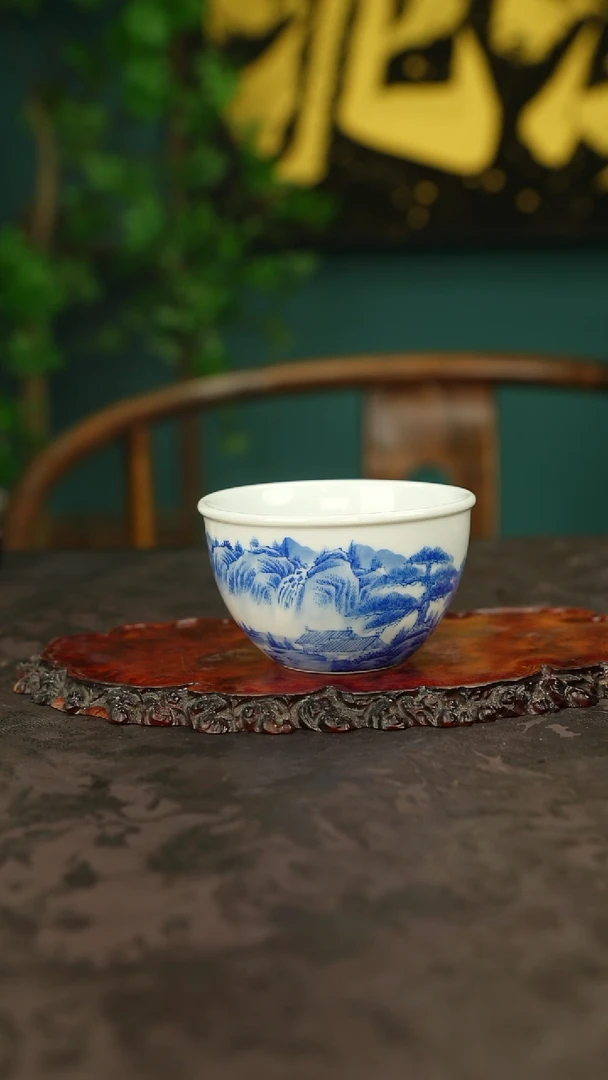 青花手绘山水主人杯