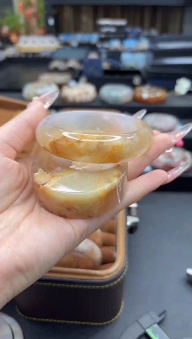 未镶嵌手镯石英质玉210(59圈赠送镯心)