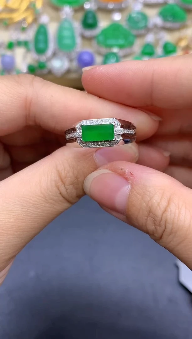 18K金镶嵌戒指翡翠334-中国好珍宝