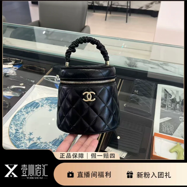 99新 Chanel/香奈儿 小肥肠黑金小圆筒化妆盒手拎包