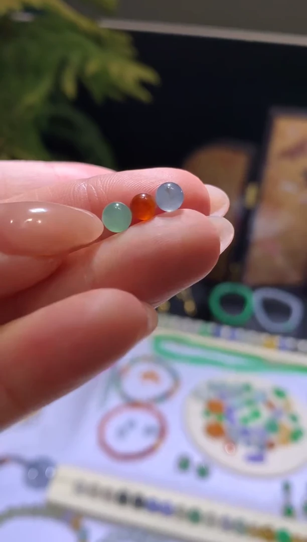 【闪购商品】定制翡翠未镶嵌三颗珠子280+0