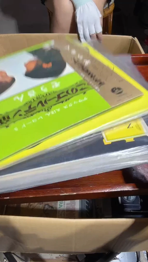 8新何**忧   237中古商品，瑕疵品，不保好坏。