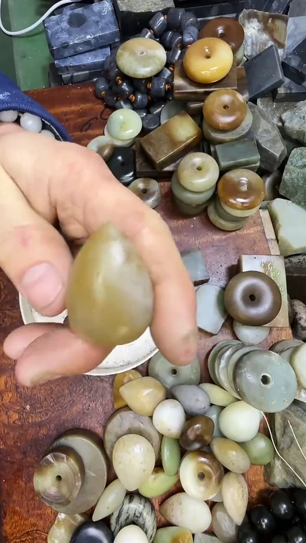 未镶嵌和田玉珠宝半成品1