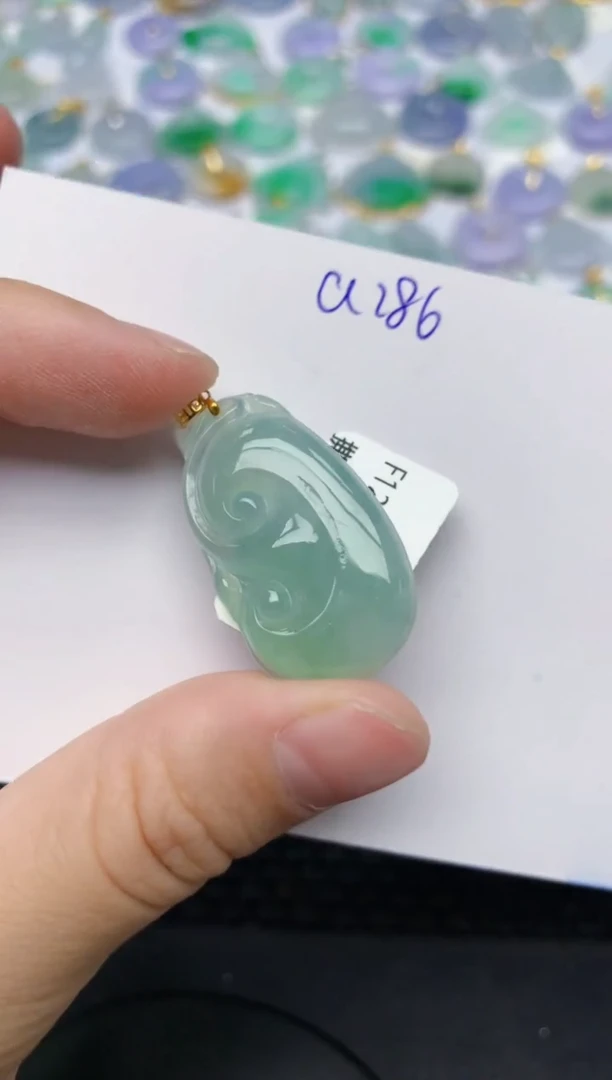 翡翠18K金镶嵌颈饰天然缅甸A货翡翠