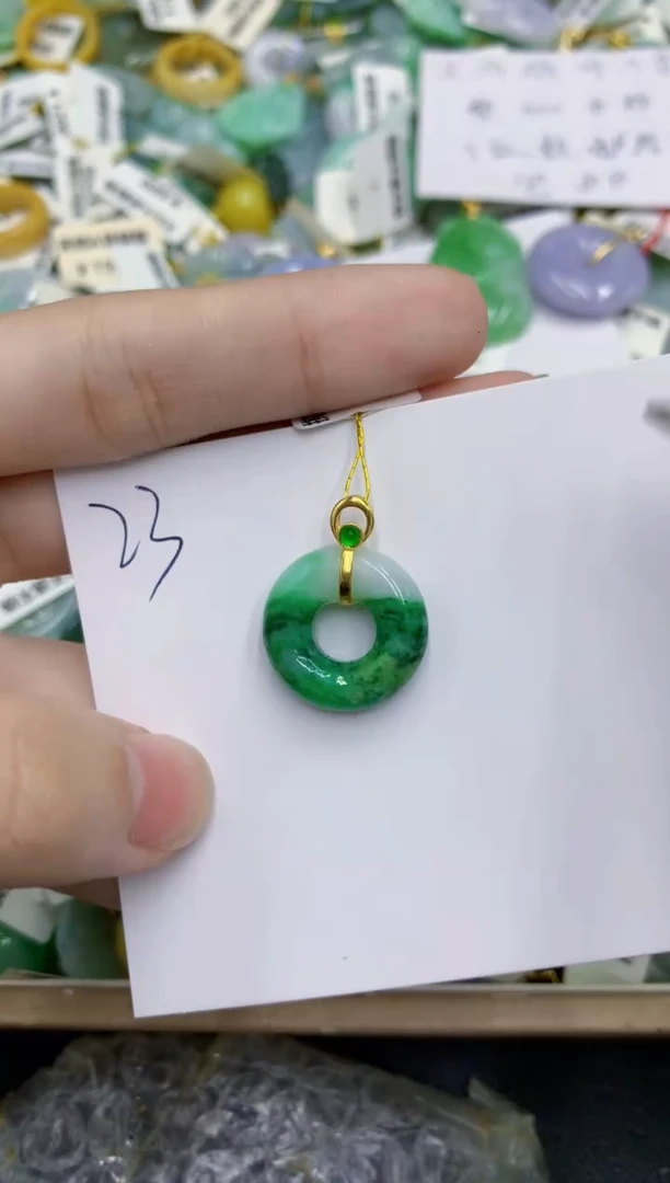 颈饰未镶嵌翡翠 翡翠