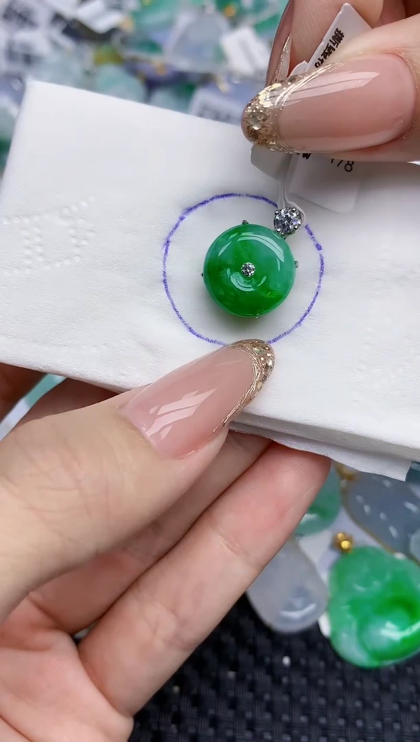 颈饰银S925镶嵌翡翠76   天然翡翠A货  百元以上9米证书费自理