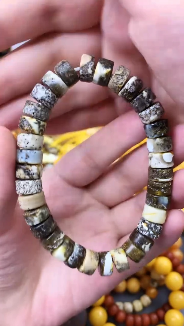 未镶嵌琥珀珠宝奇石75