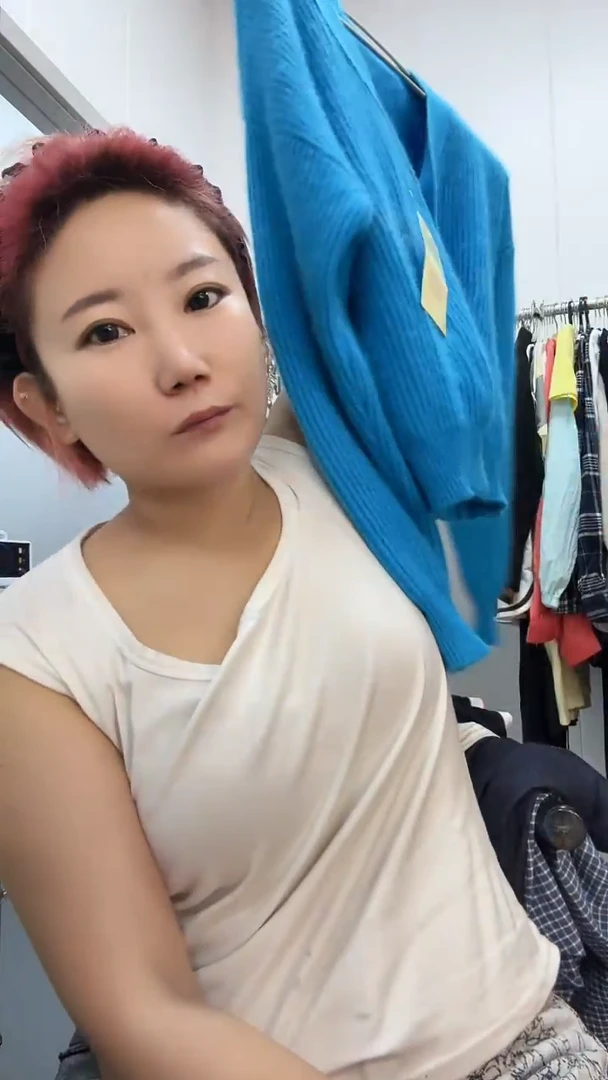 毛*妹高品质蓝色开衫