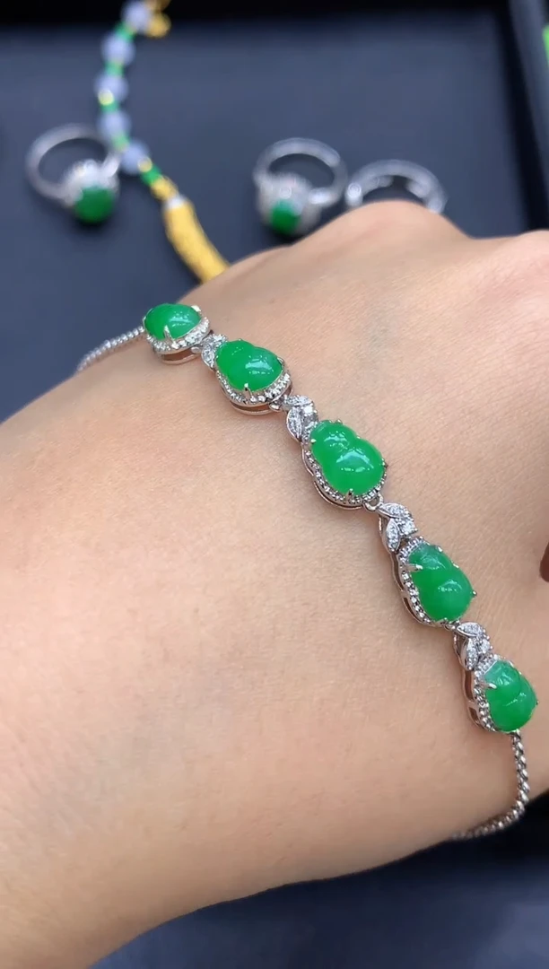 18K金镶嵌手链翡翠565-中国好珍宝