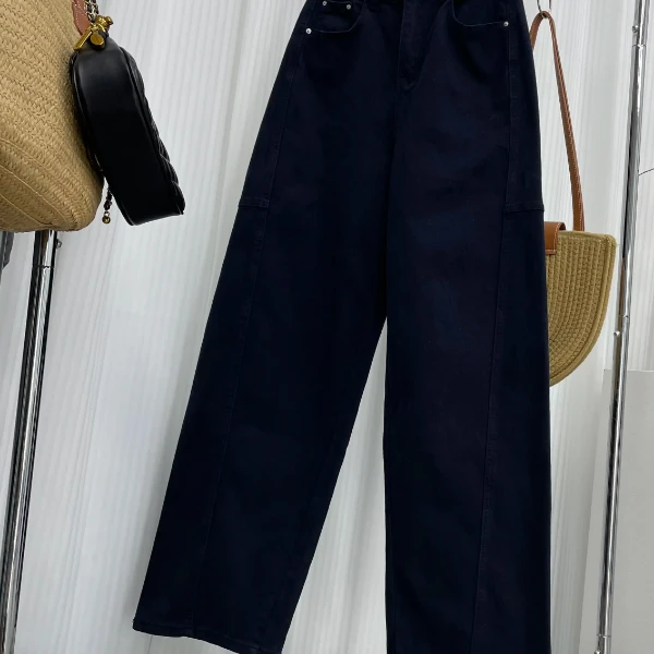 6802不多见的黑色直筒裤