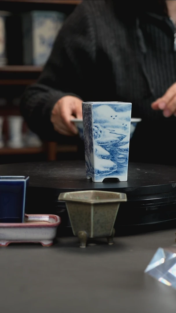 【闪购商品】釉下青花山水手绘盆釉下青花山水手绘盆