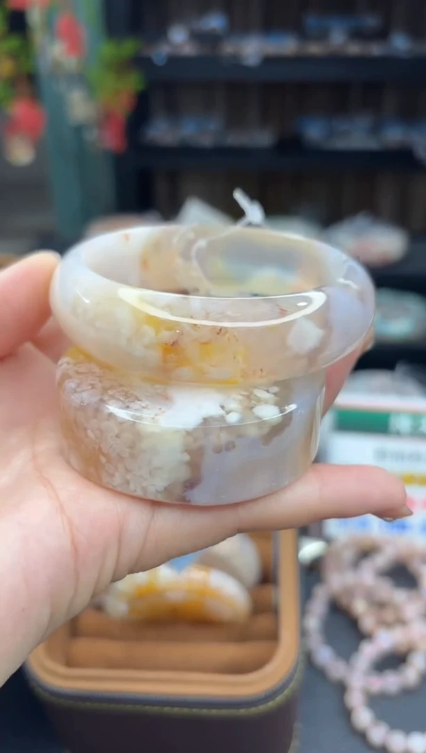 【闪购商品】石英质玉手镯未镶嵌131（60圈赠送镯心）